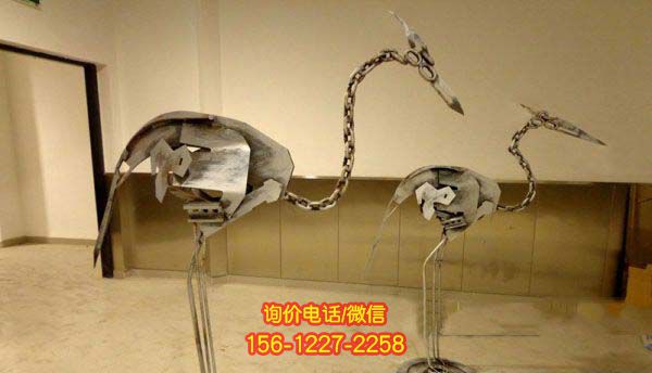 不銹鋼抽象雕塑,室內(nèi)裝飾的精彩之作 不銹鋼抽象雕塑,室內(nèi)裝飾的精彩之作